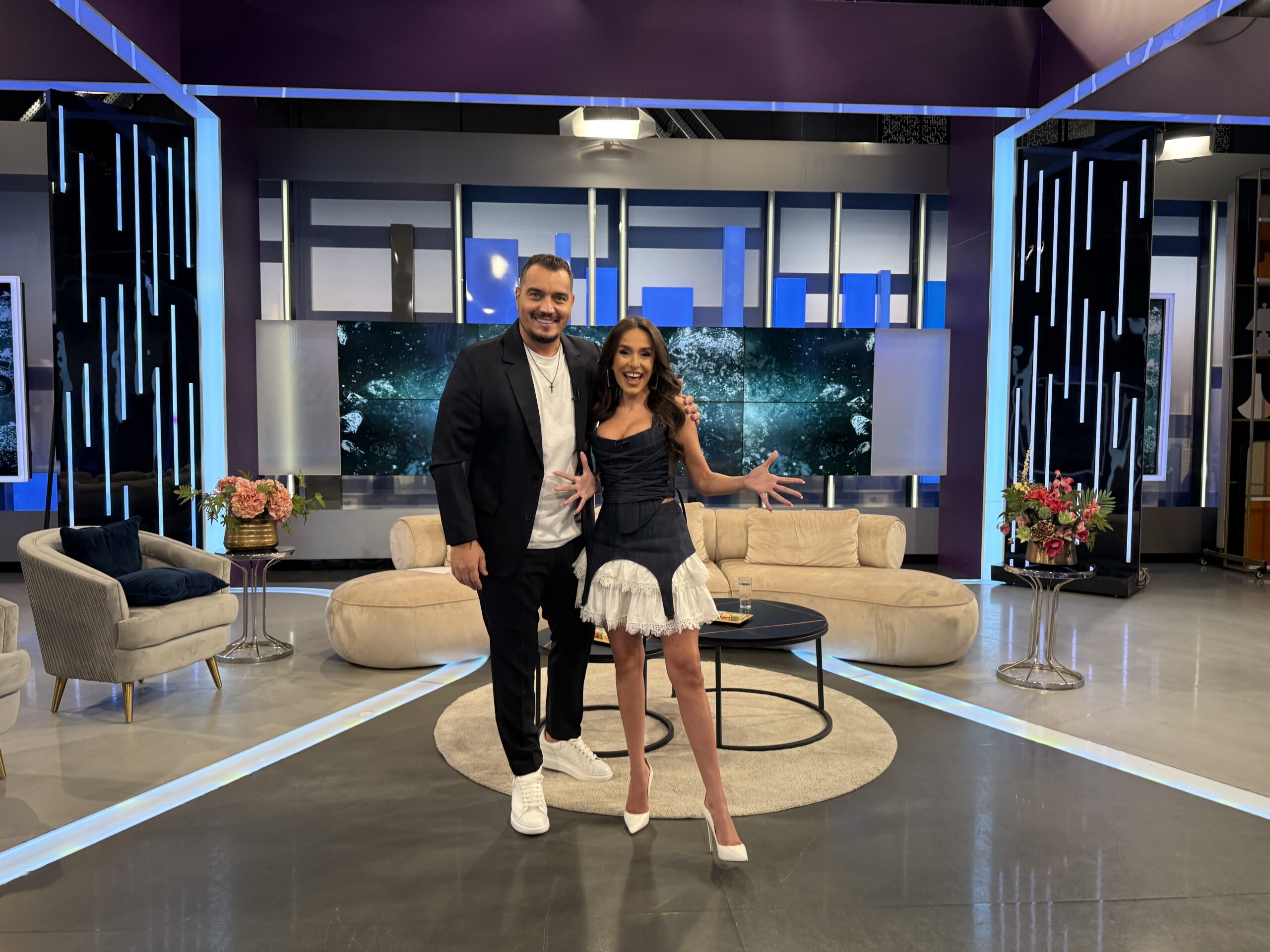 Bursucu’ joins the Antena Stars family. Together with Andreea Frățilă, he will kick off the fun in a brand-new season of Xtra Night Show, every Friday, Saturday, and Sunday at 9:30 PM, only on Antena Stars